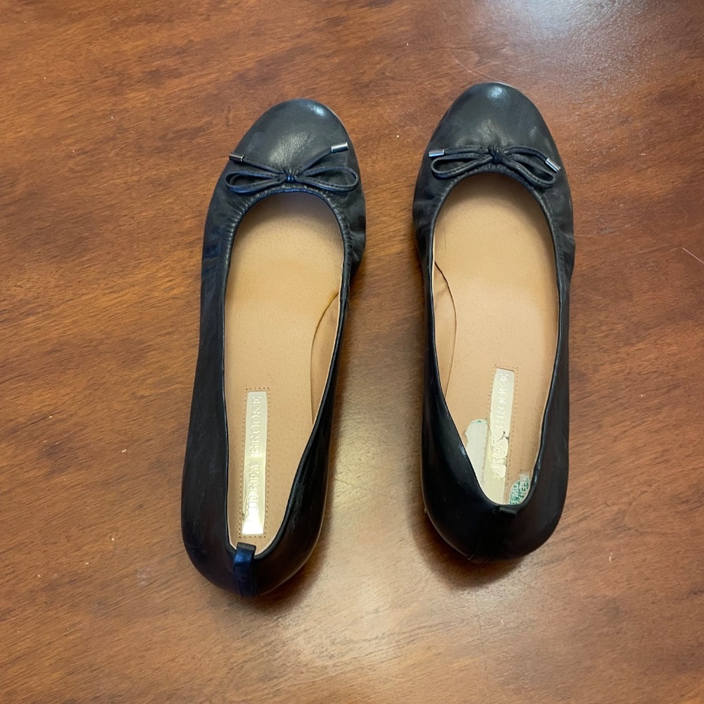 Black Dress Shoes with Bow Audrey Brooke Women's Size 10 - Picture 2 of 11